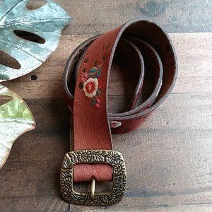 Lucky Brand leather belt floral embroidery 32